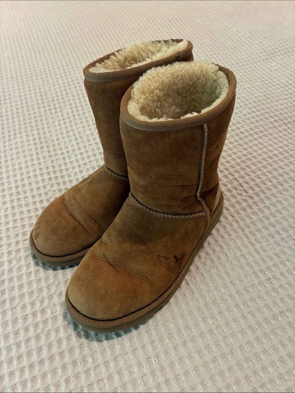 UGG Chestnut Brown Shearling-Lined Classic Short Boots